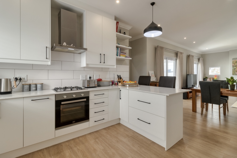 3 Bedroom Property for Sale in Roundhay Western Cape